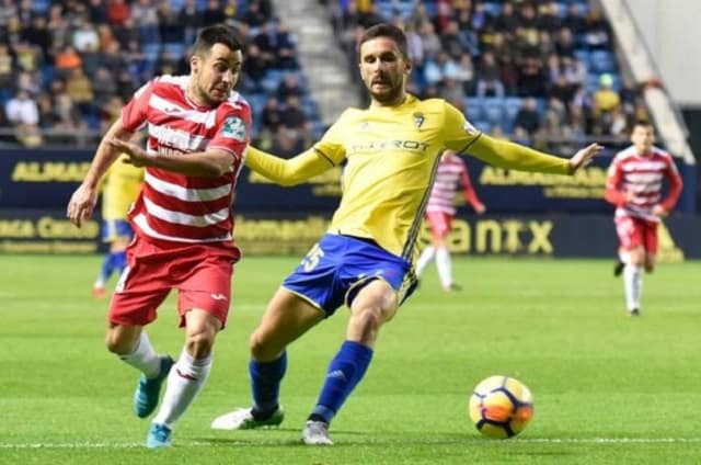 Soi kèo bóng đá Cádiz vs Granada, 23:30 – 4/10/2020 – VĐQG Tây Ban Nha