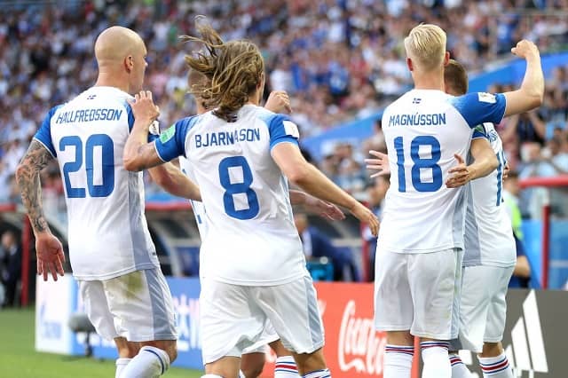 Soi kèo bóng đá Iceland vs Đan Mạch, 01:45 – 12/10/2020 – Nations League