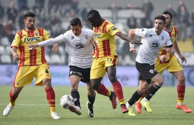 Soi kèo bóng đá Benevento vs Spezia, 00:00 – 8/11/2020 – VĐQG Ý [Serie A]