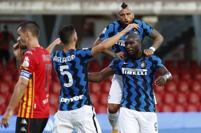 Soi kèo bóng đá Inter Milan vs Benevento, 02:45 – 31/1/2021- VĐQG Ý [Serie A]