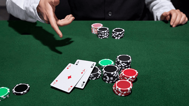 Bạn phải làm gì để chơi Poker trực tuyến lâu dài