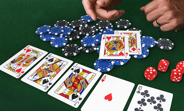 Poker và những chọn lựa trong game bài đình đám này